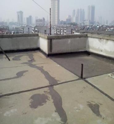 余庆漏水维修 楼顶漏水是什么原因，楼顶漏水维修方法是什么?